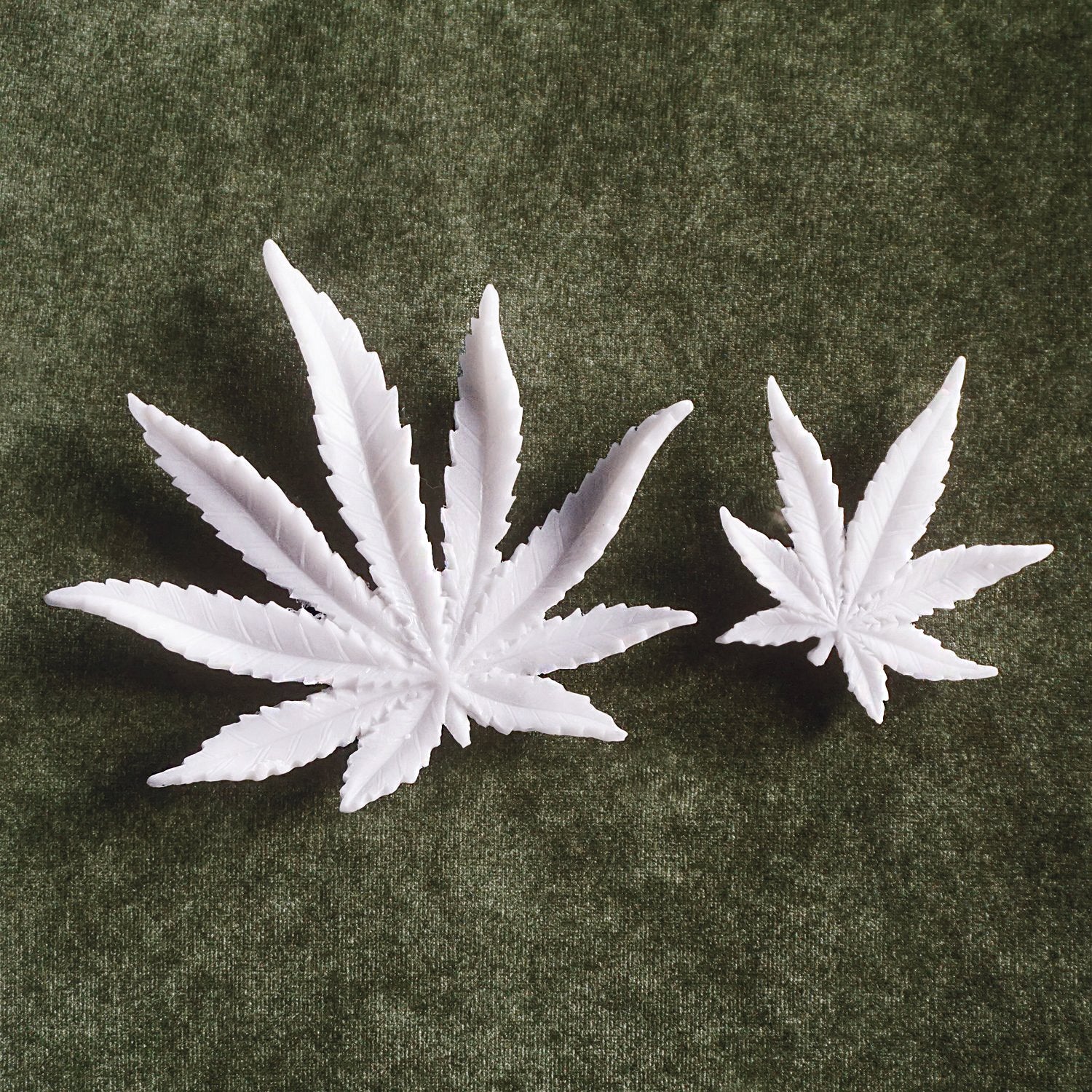 Wall Play™: Cannabis Leaf, Off-White, Set/2