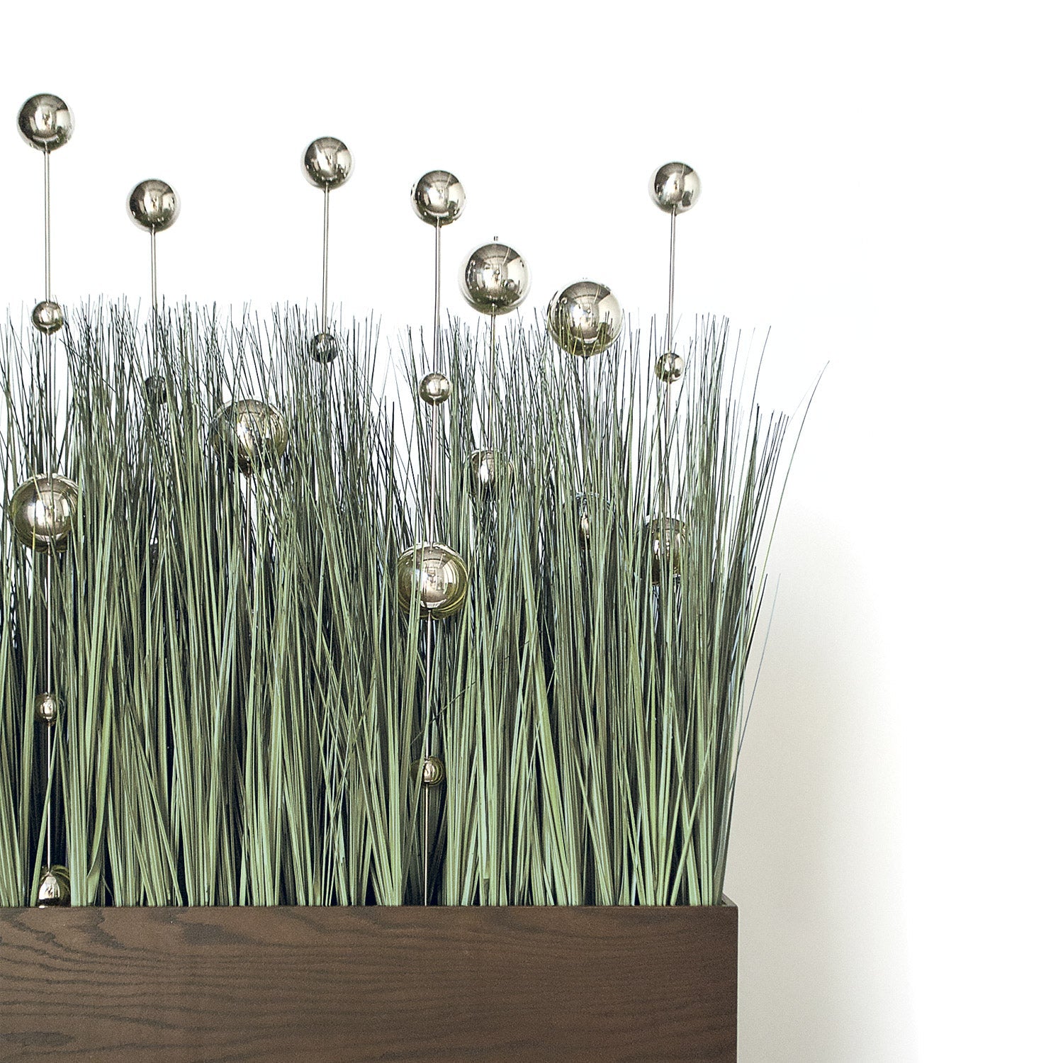 Grass: Cortada Grass with Stainless Ball Sway