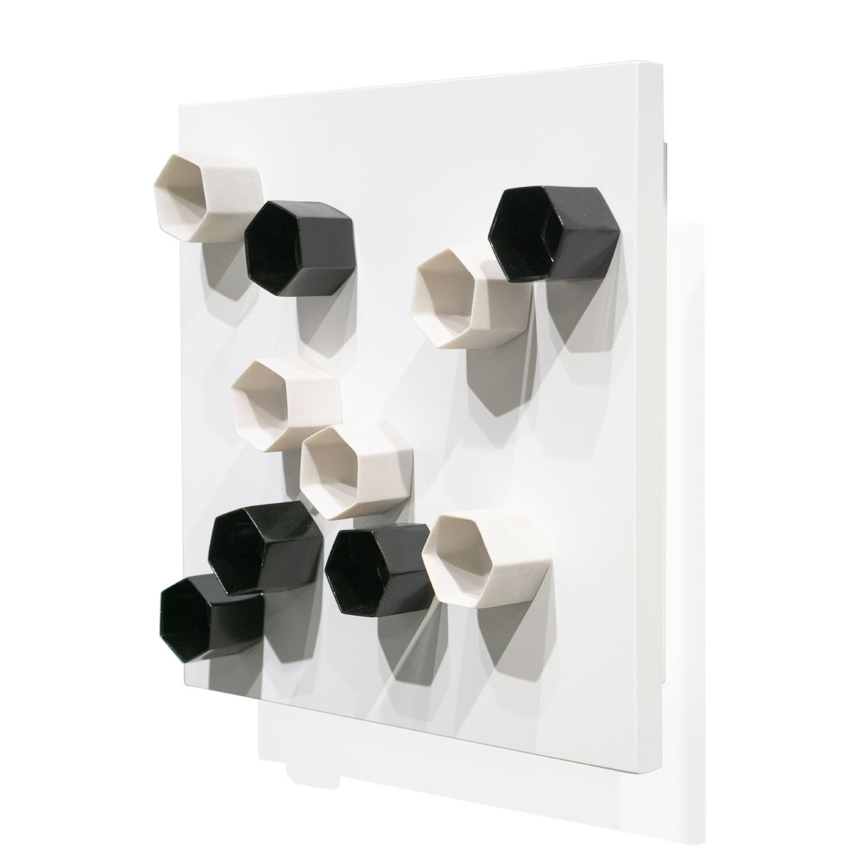 Wall Play™ Substrate White w/ Beehive Black & Off-White